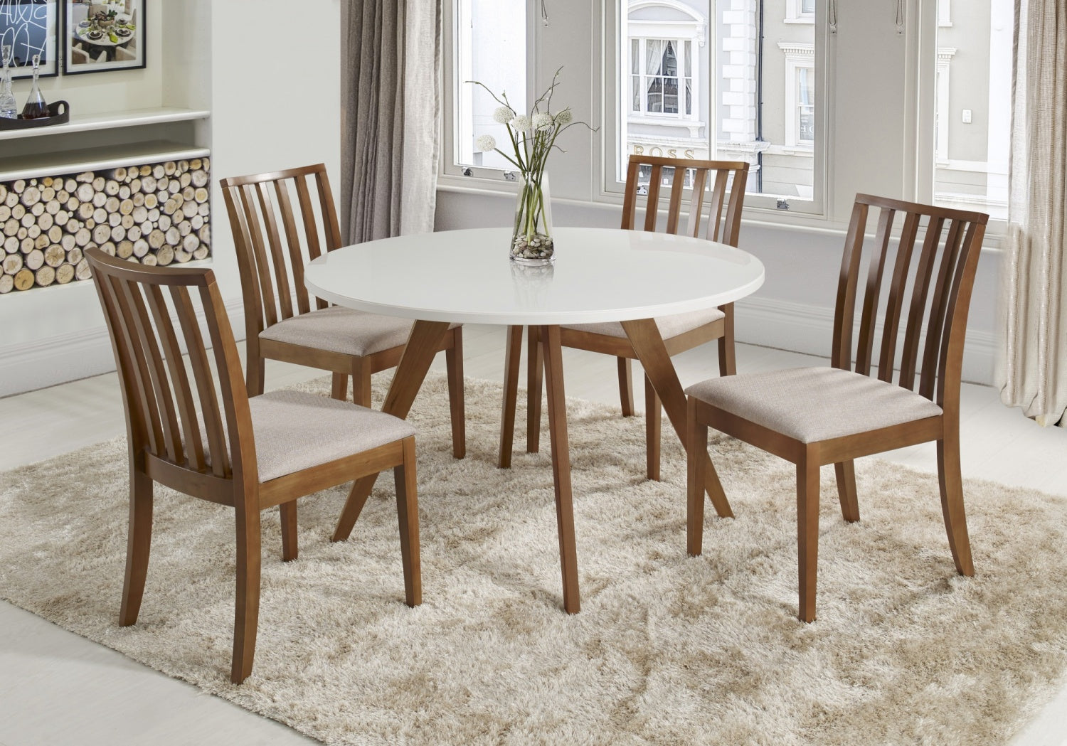 sala de jantar aspen mesa de jantar com vidro 1.10m de diametro com 4 cadeiras estofadas ripadas de madeira natural imbuia castanho preto  na grand mobile moveis e decorações  na região da mooca vila prudente tatuapé analia franco belem belenzinho sao paulo sp sob encomenda pronta entrega avenida paes de barros.1950. alto da mooca.  avenida alvaro ramos.1861. agua rasa. entrega para interior de sao paulo, rio de janeiro, minas gerais, rio grande do sul, brasil todo